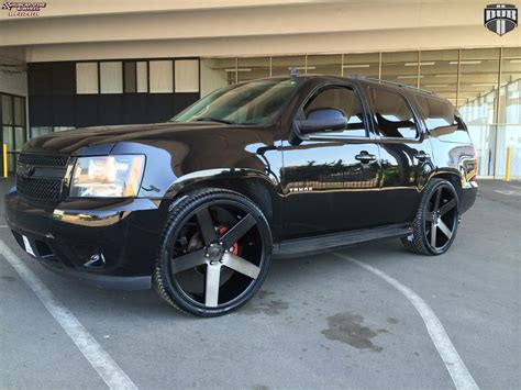 Lowered 12 on 26s have 2 12s ddaudio and Memphis on highs. . Tahoe 26s